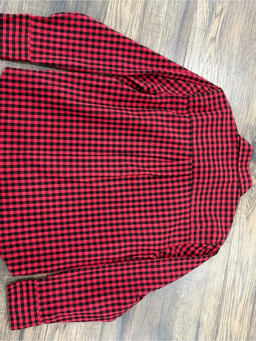 Old Navy Red and Black Buffalo Check Button-Down Shirt Boys Size M (8)